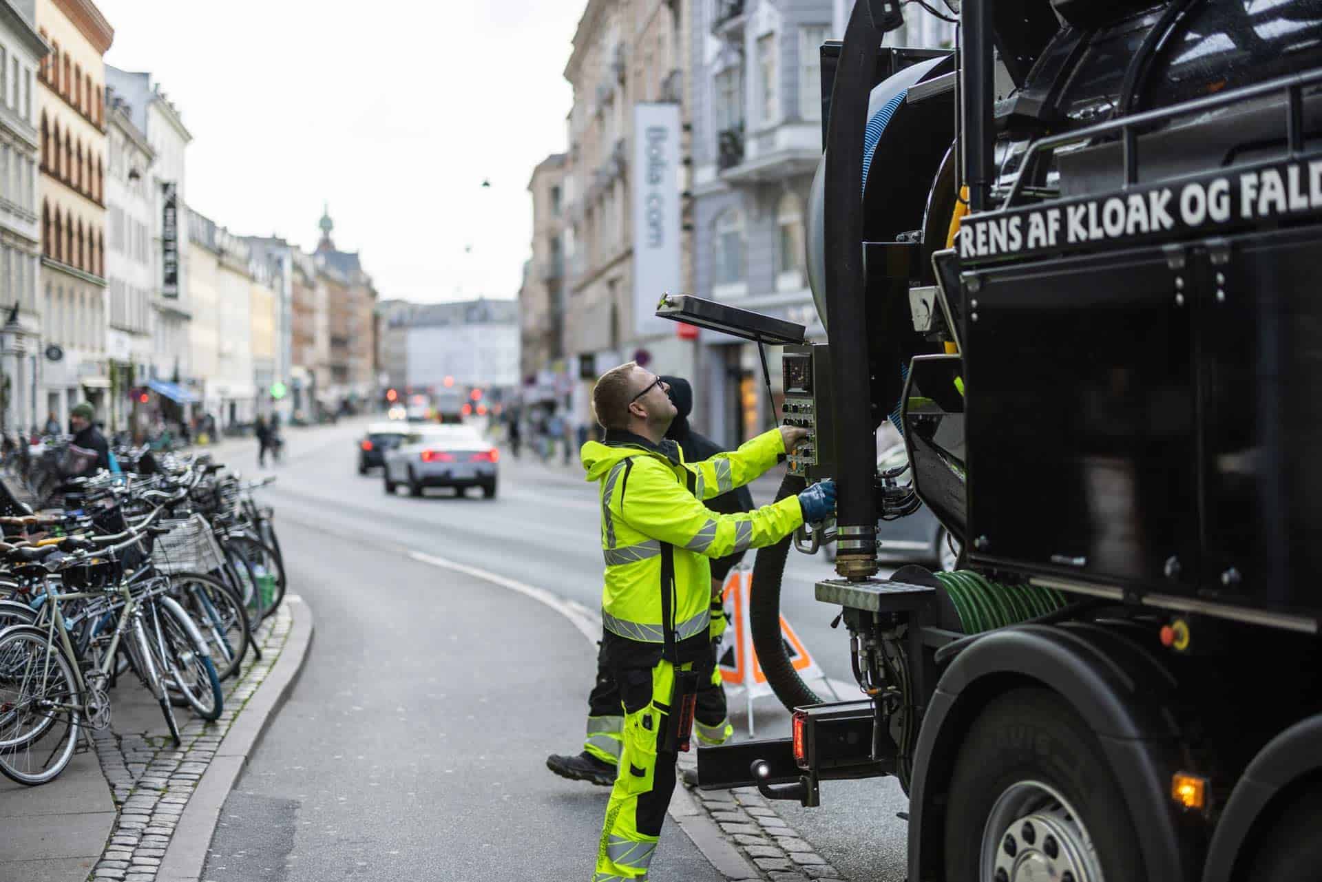 Professionelt udstyr til tv-inspektion og kloakrensning hos RD Breuning